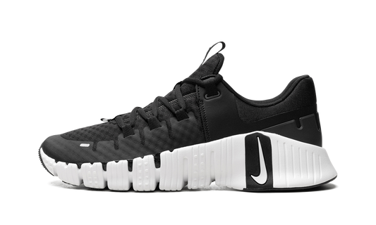 Free Metcon 5 "Black / White" DV3949 001