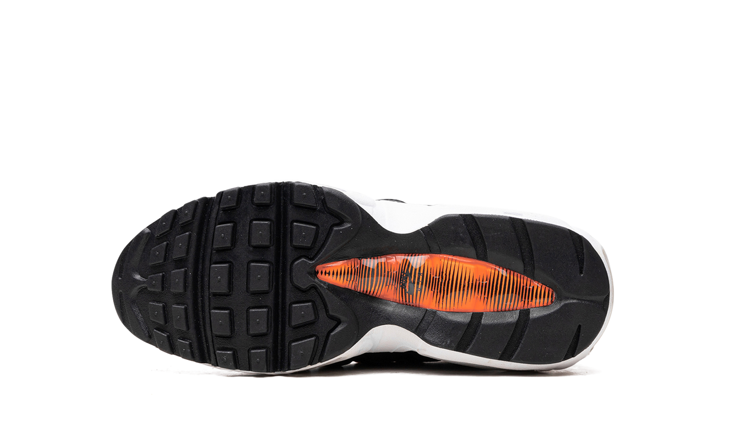 Nike Air Max 95 "Recraft" CJ3906 010