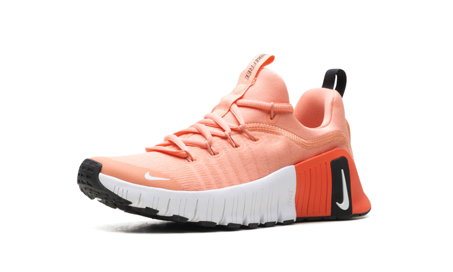 Free Metcon 6 WMNS "Apricot" FJ7126 803