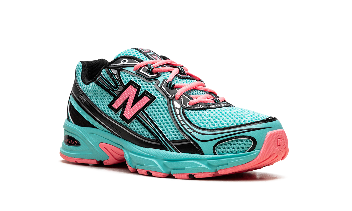 740 "Cyber Jade" U740EG2