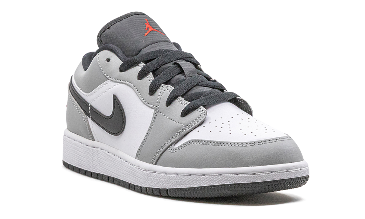 Air Jordan 1 Low GS "Light Smoke Grey" 553560 030