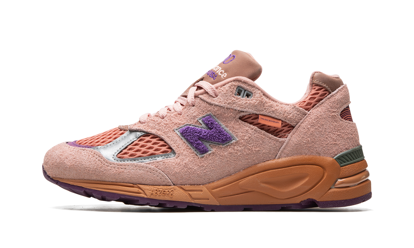 990 V2 "Salehe Bembury - Sand Be The Time" M990SB2