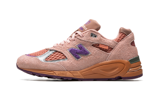 990 V2 "Salehe Bembury - Sand Be The Time" M990SB2