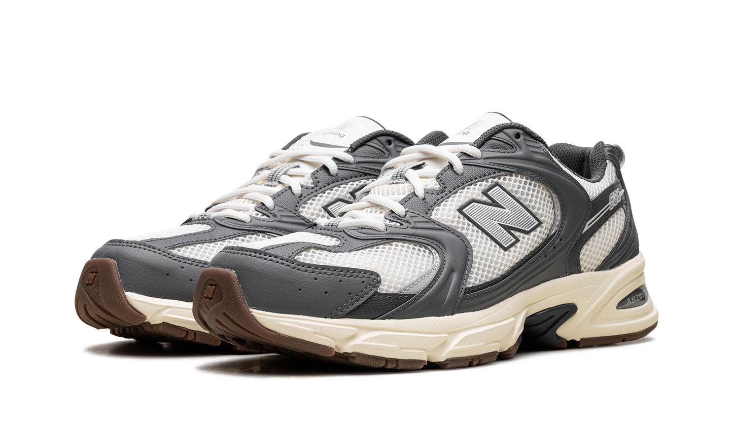 530 "Castlerock Angora Magnet" MR530ACS