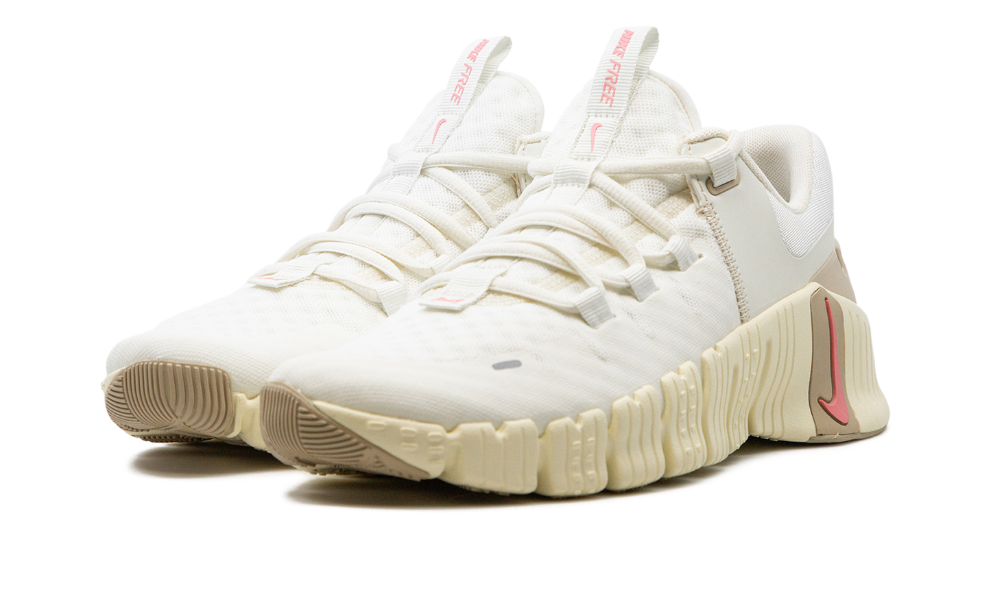 Free Metcon 5 WMNS "Sail Sanddrift" DV3950 100