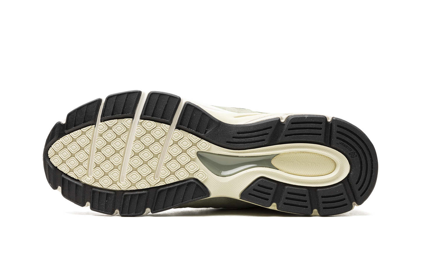 990v4 "Olive" U990GT4