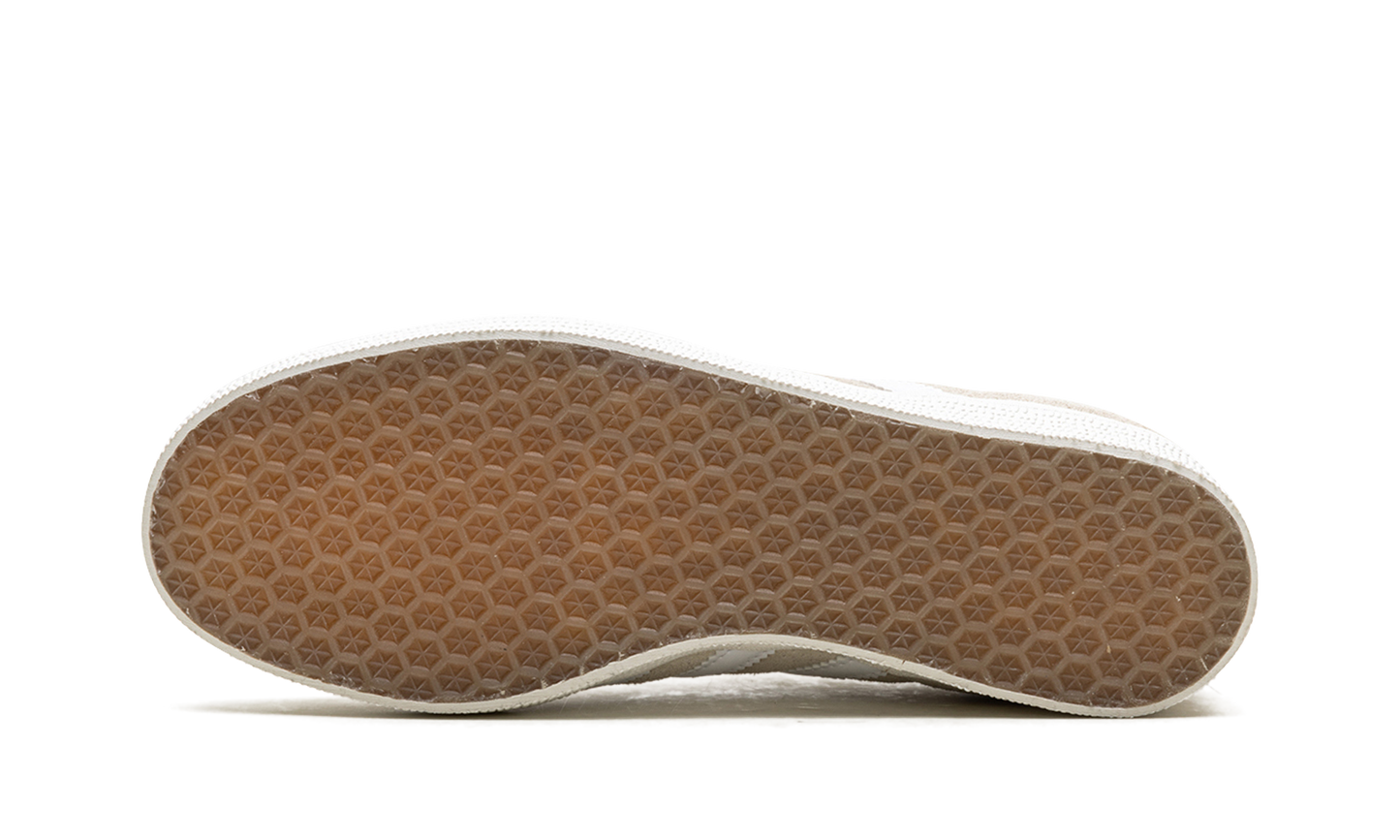 Gazelle "Wonder White" IF3817