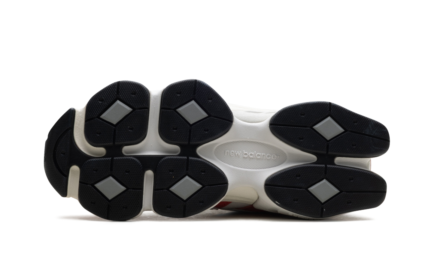 9060 "White Red" U9060JBE