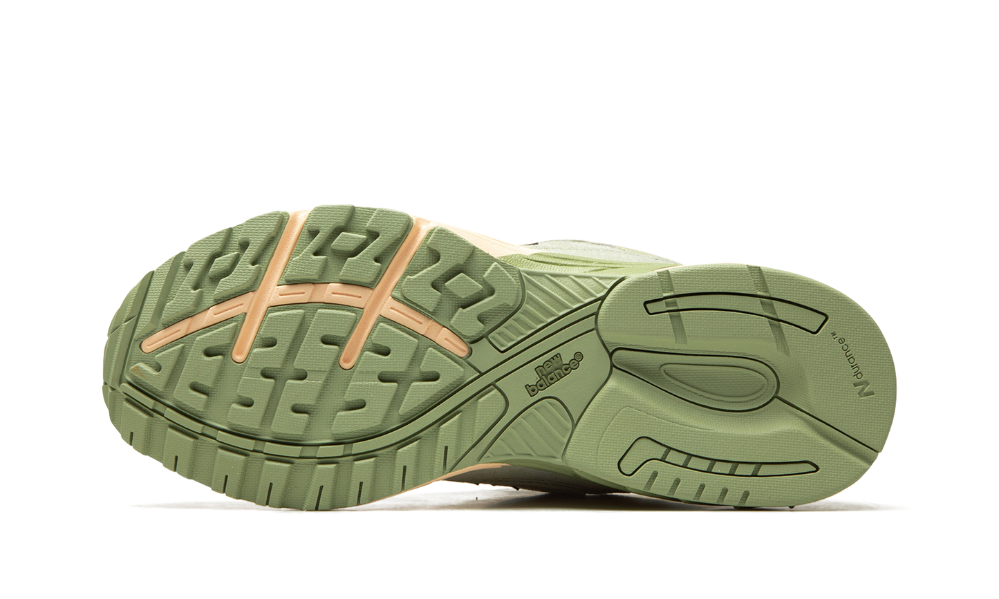 993 WMNS "Joe Freshgoods - Performance Art Sage" WR993JG1