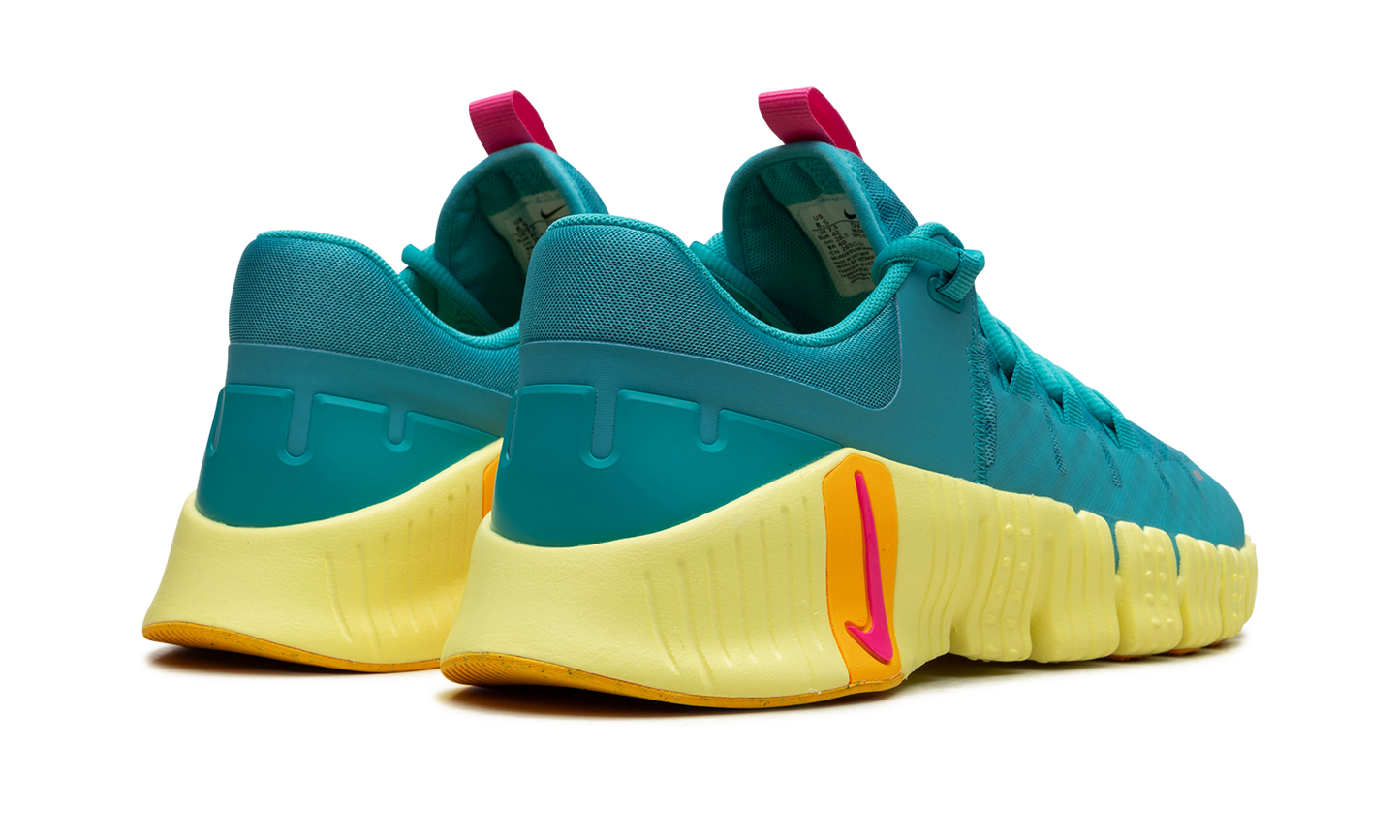 Free Metcon 5 "Dusty Cactus Fierce Pink" DV3949 302