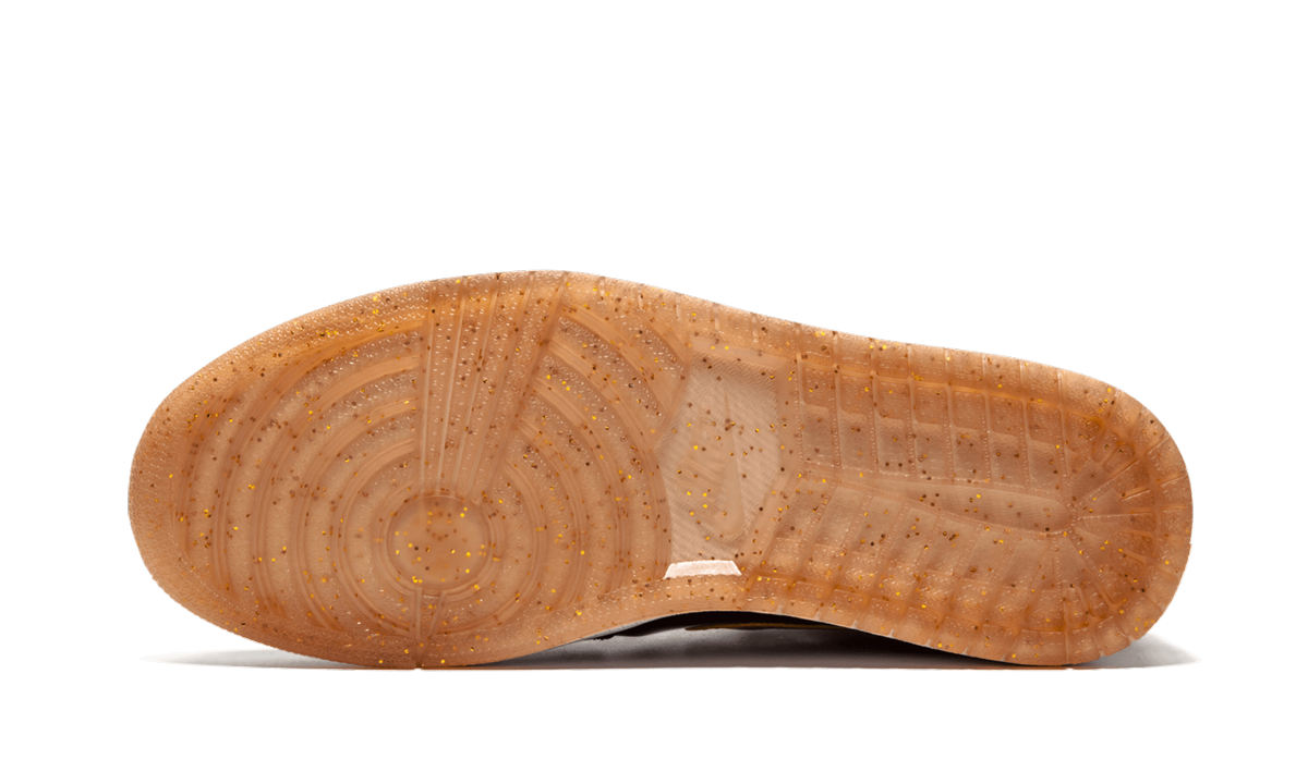 Air Jordan 1 Retro High OG "Black/Metallic Gold"