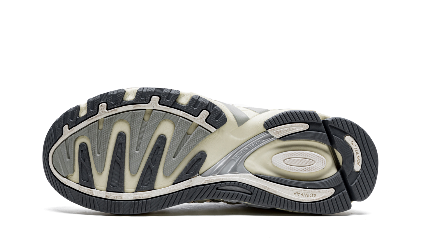 Response CL "Bad Bunny - White" GY0102