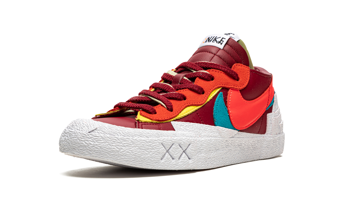 Blazer Low "Sacai - Kaws Red" DM7901 600