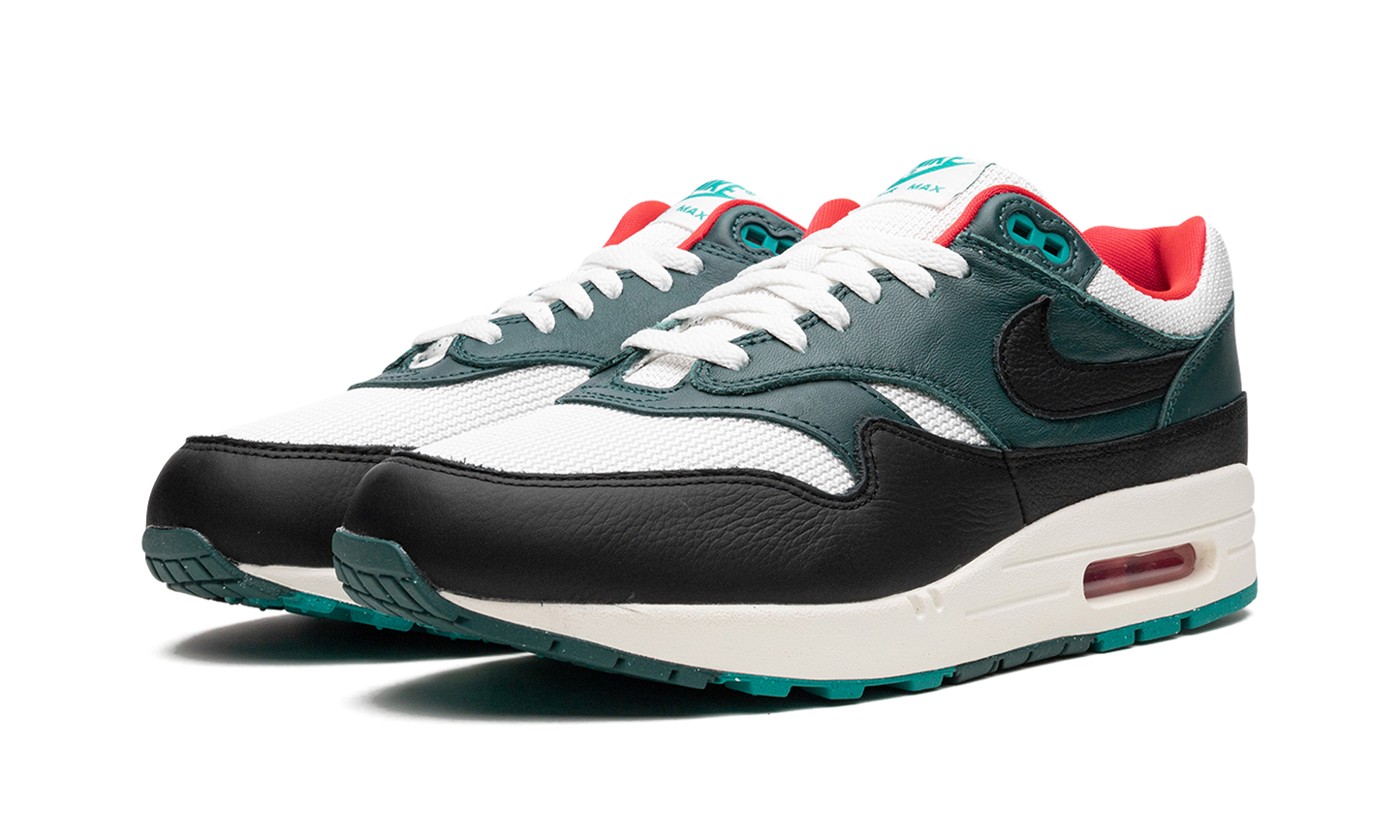 Air Max 1 "LeBron James x Liverpool" FB8914 100