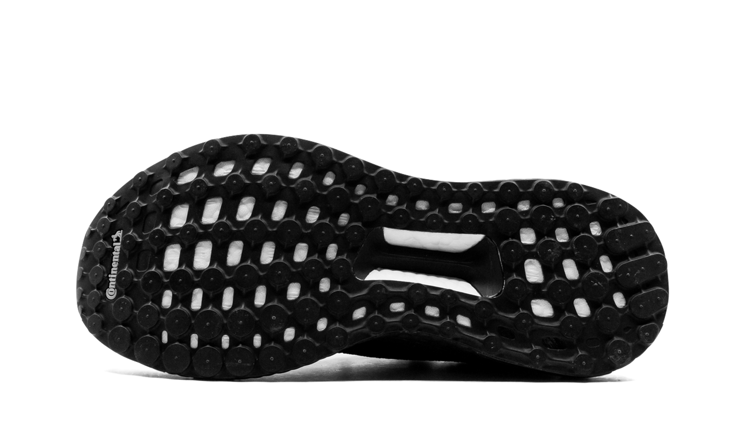 Solar Hu "Pharrell Williams - Core Black" GX2485