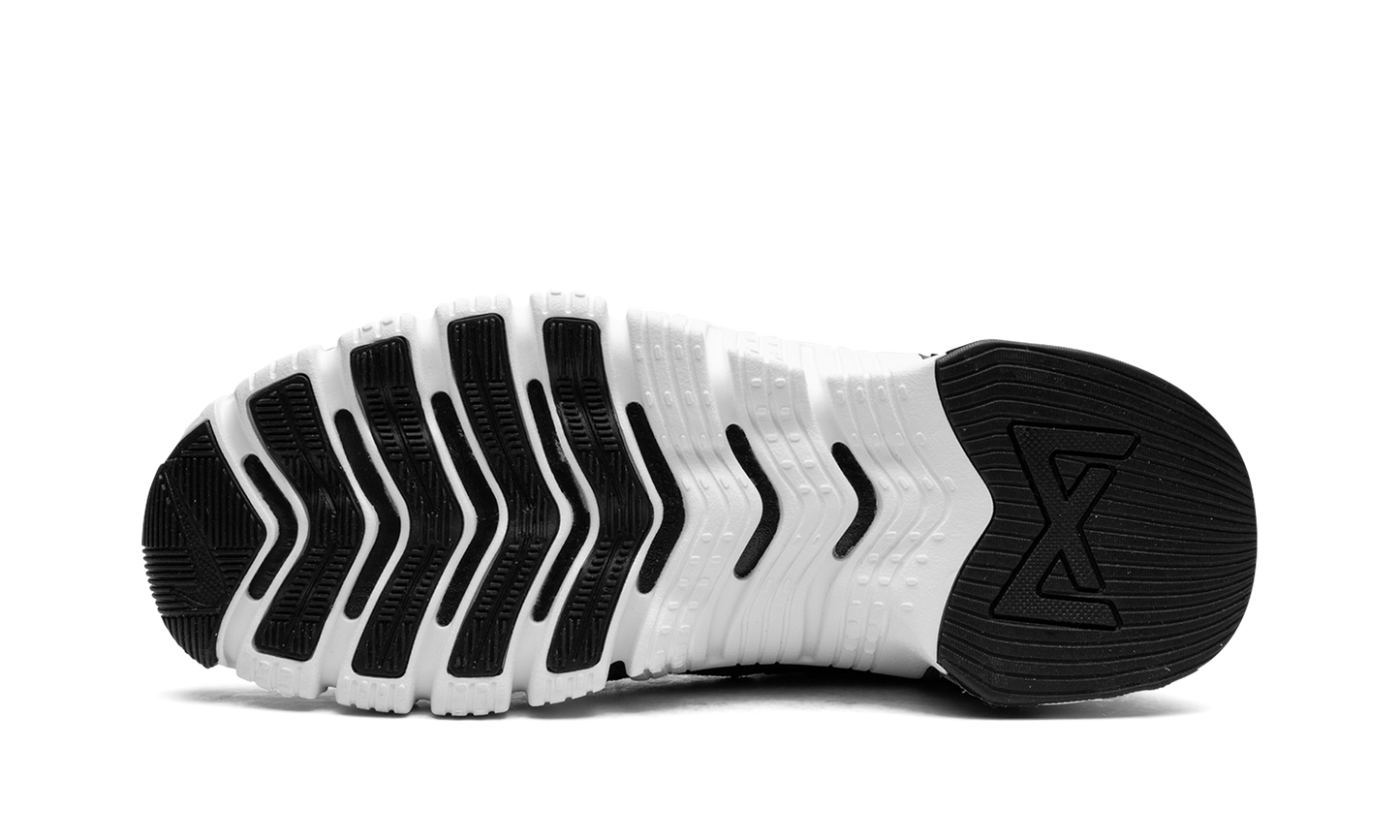 FREE METCON 4 WMNS "Black-White Metcon 4" CZ0596 010