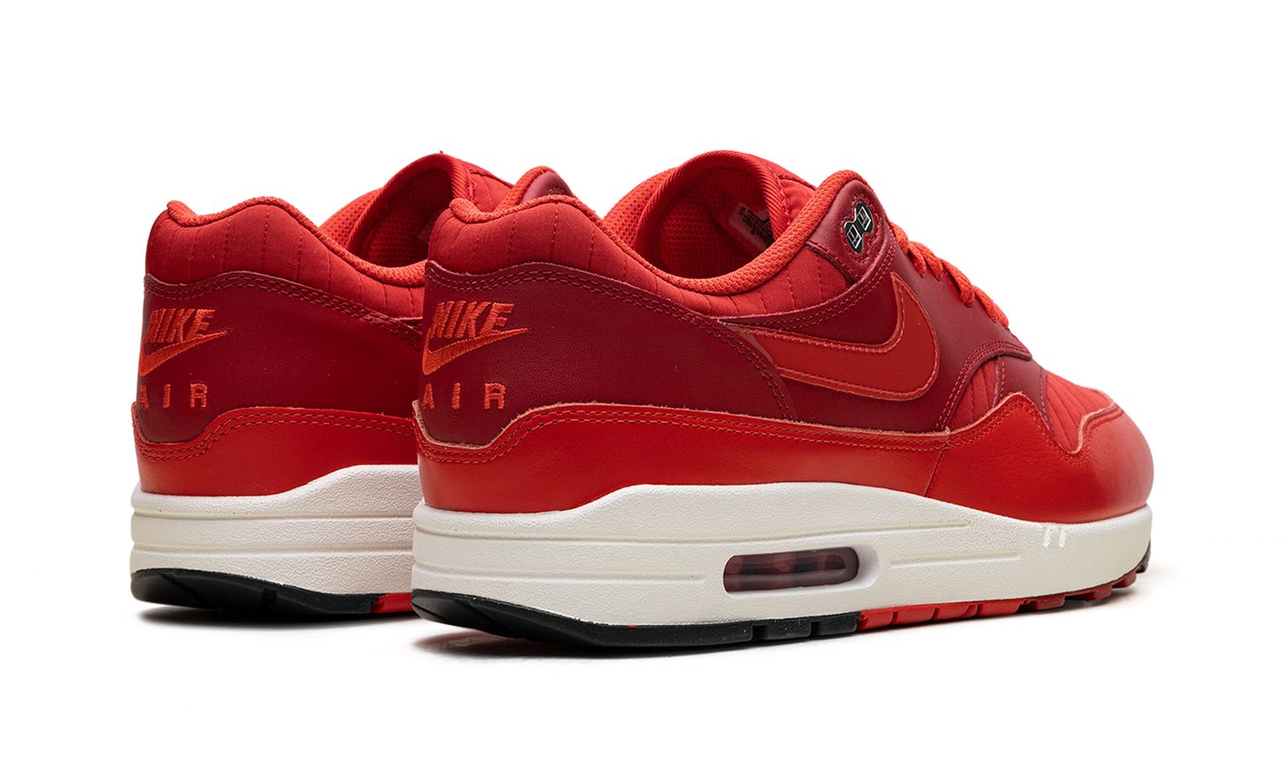 Air Max 1 "Gym Red" HQ3607 687