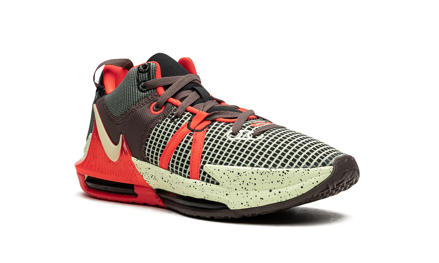 LeBron Witness VII "Alligator" DM1123 001