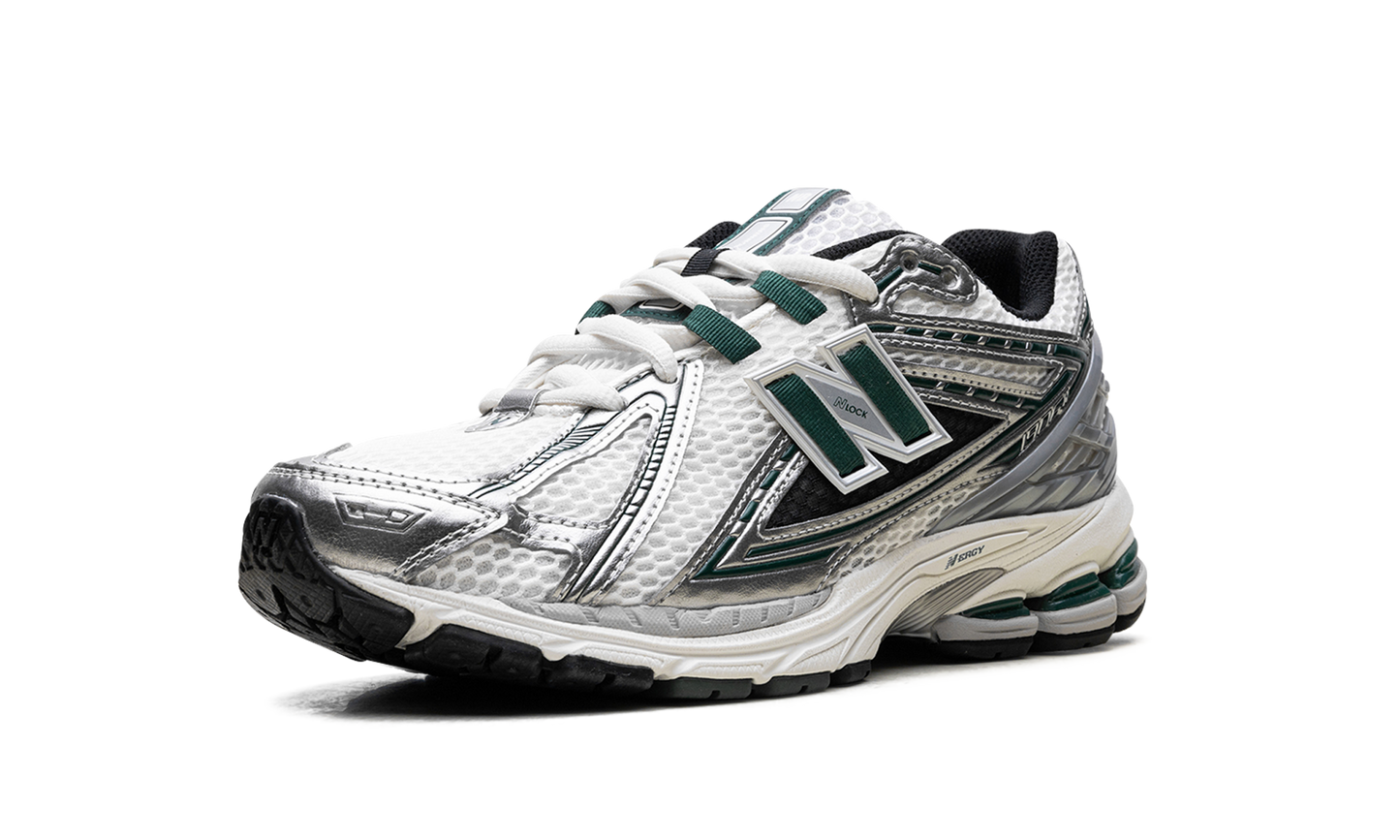 1906R "Silver Metallic Nightwatch Green" M1906REU