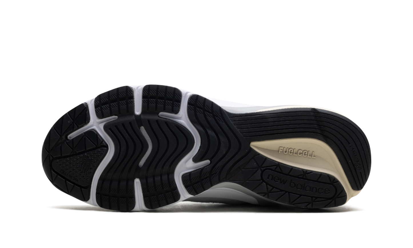 990v6 "Made in USA - Reflection Marblehead" U990NC6