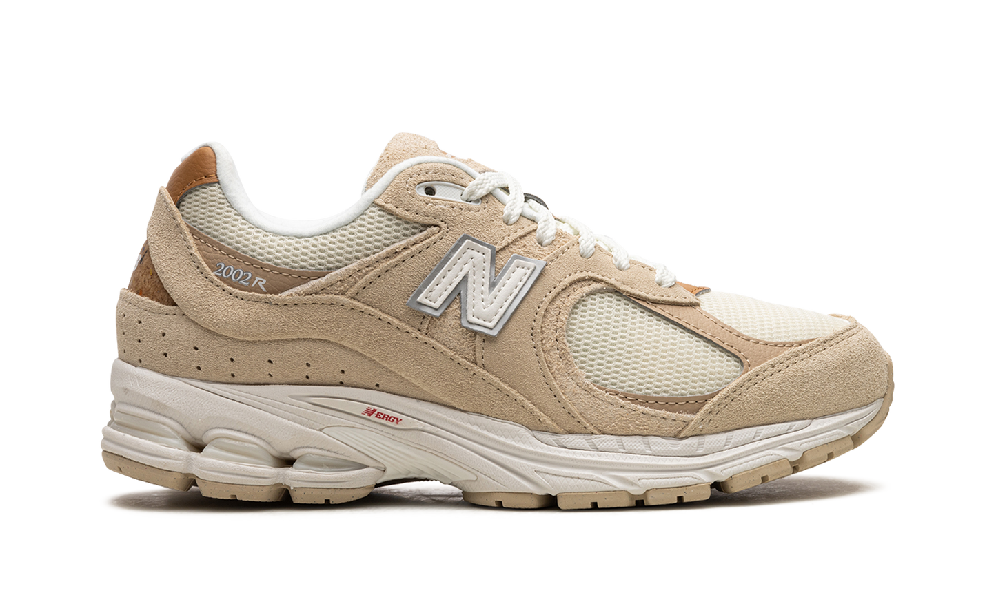 2002R "Sandstone" M2002RSC