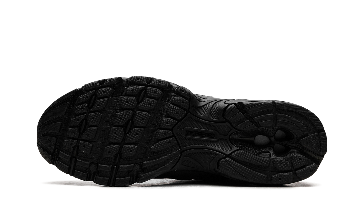 740 "Triple Black" U740BO2