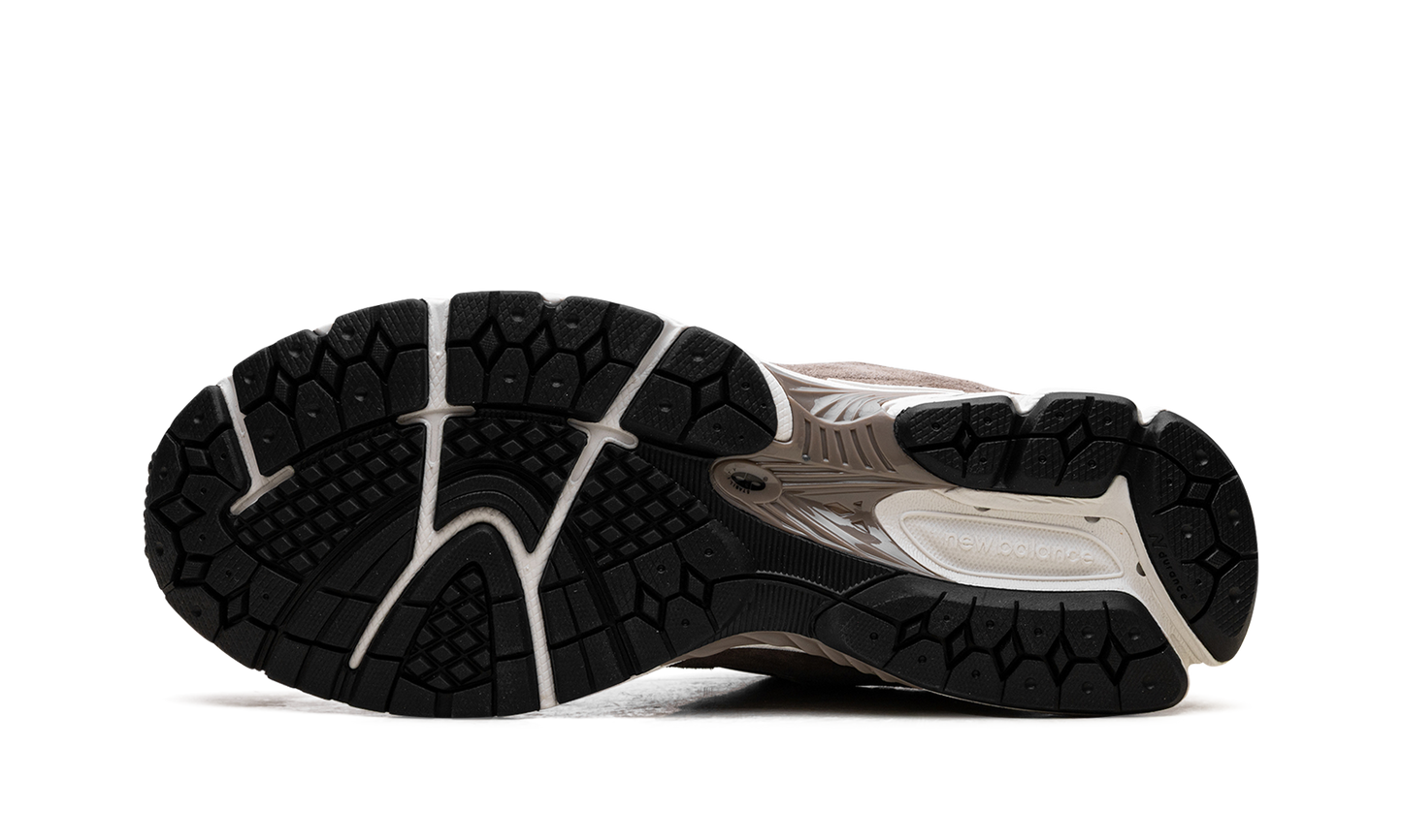 2002R "Driftwood Black" M2002RTJ