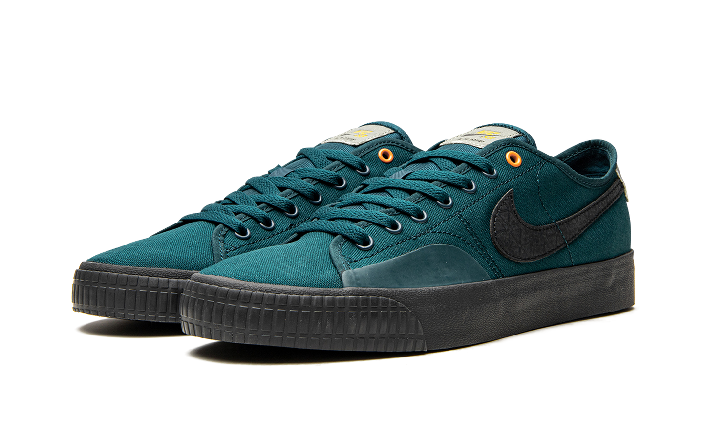 SB Blazer Court "Daan Van Der Linden" CZ5605 301