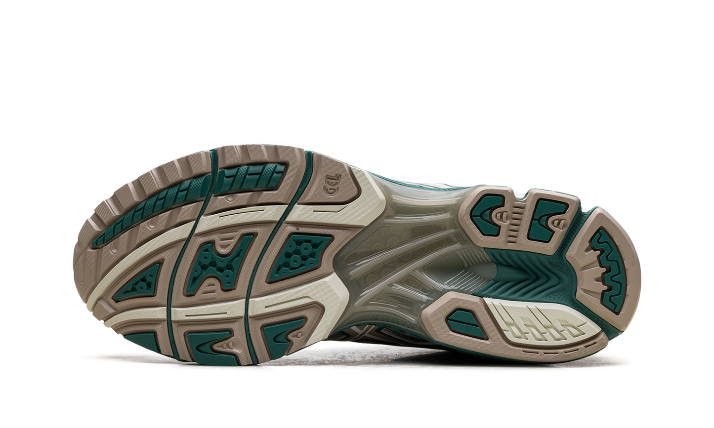 GEL-Nimbus 10.1 "White/Rainy Lake" 1203A543 102