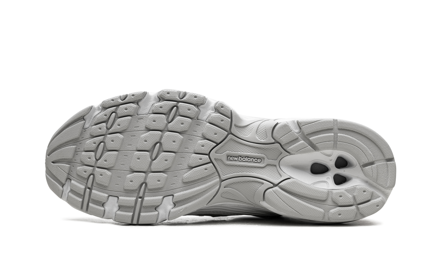 530 "Silver Metallic Polka Dots" U530HFW