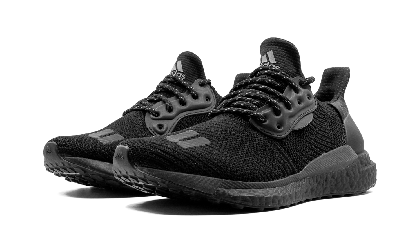 Solar Hu "Pharrell Williams - Core Black" GX2485
