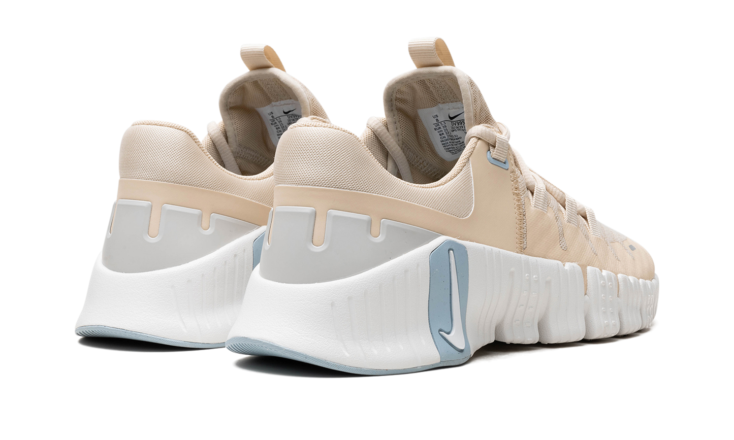 FREE METCON 5 WMNS "Sanddrift" DV3950 105