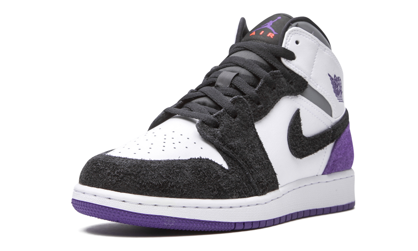 Air Jordan 1 Mid SE GS "Court Purple Suede" BQ6931 105