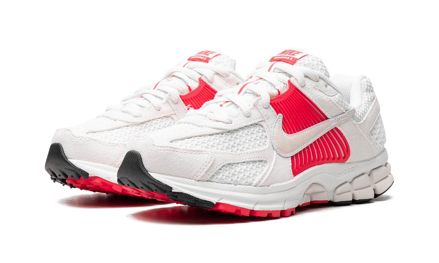 Air Zoom Vomero 5 WMNS "Siren Red" HF5072 133