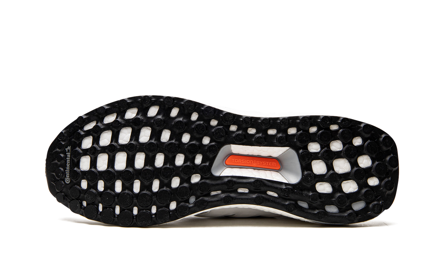 Ultraboost DNA "Disney" FV6049