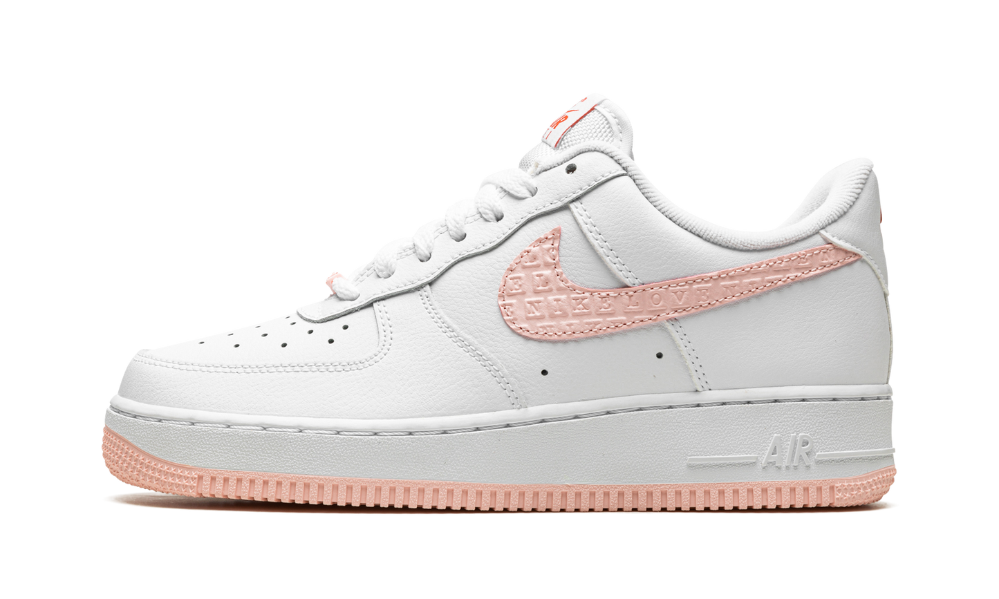 AIR FORCE 1 LO MNS WMNS "Valentine's Day 2022" DQ9320 100