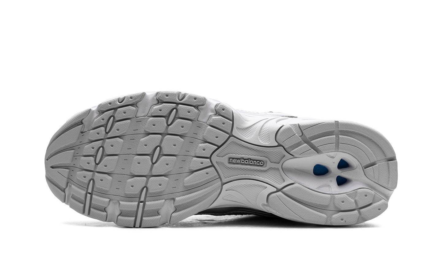 530 "Moonbeam Silver Metallic" MR530RS