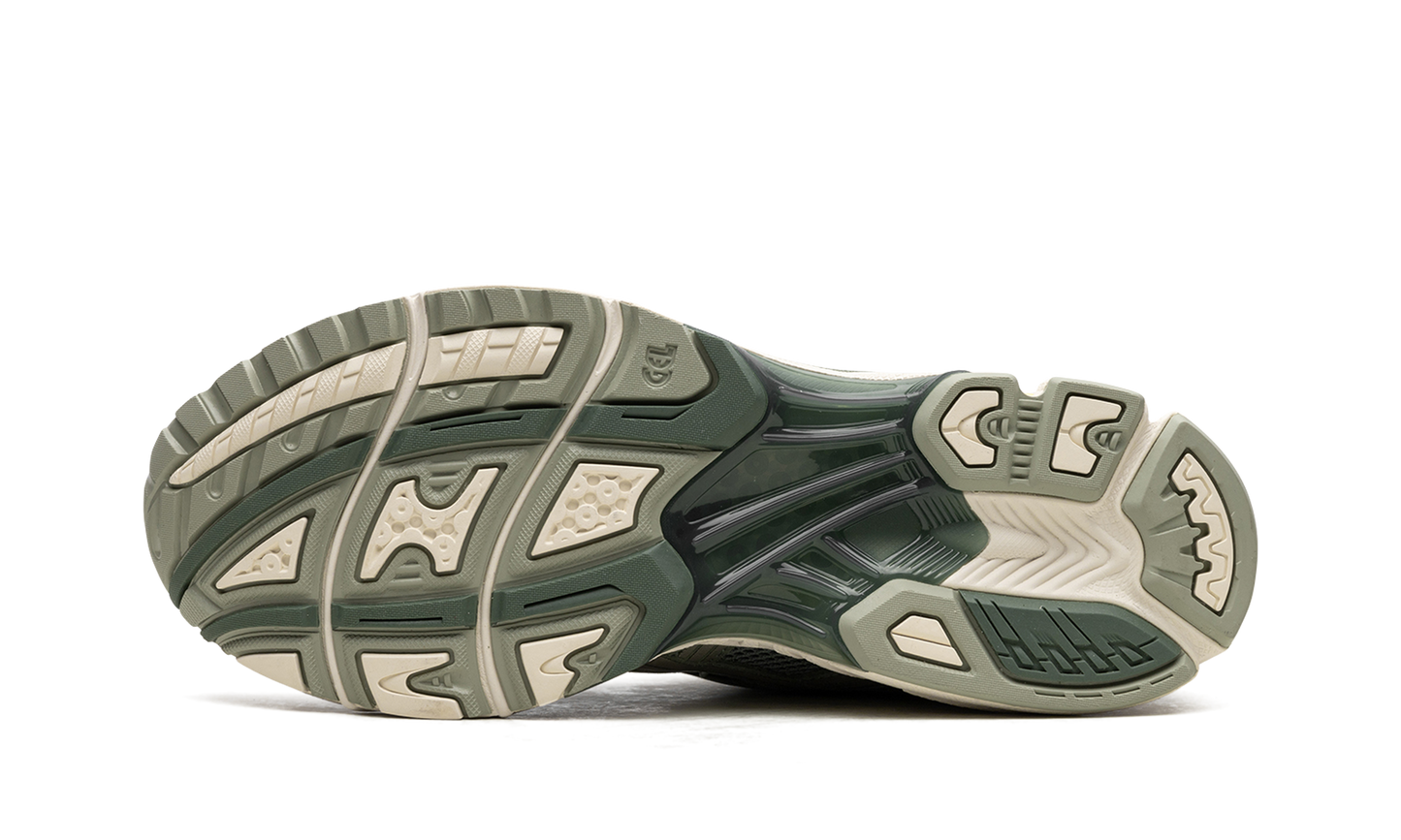 GEL KAYANO 14 "Olive Grey Pure Silver"