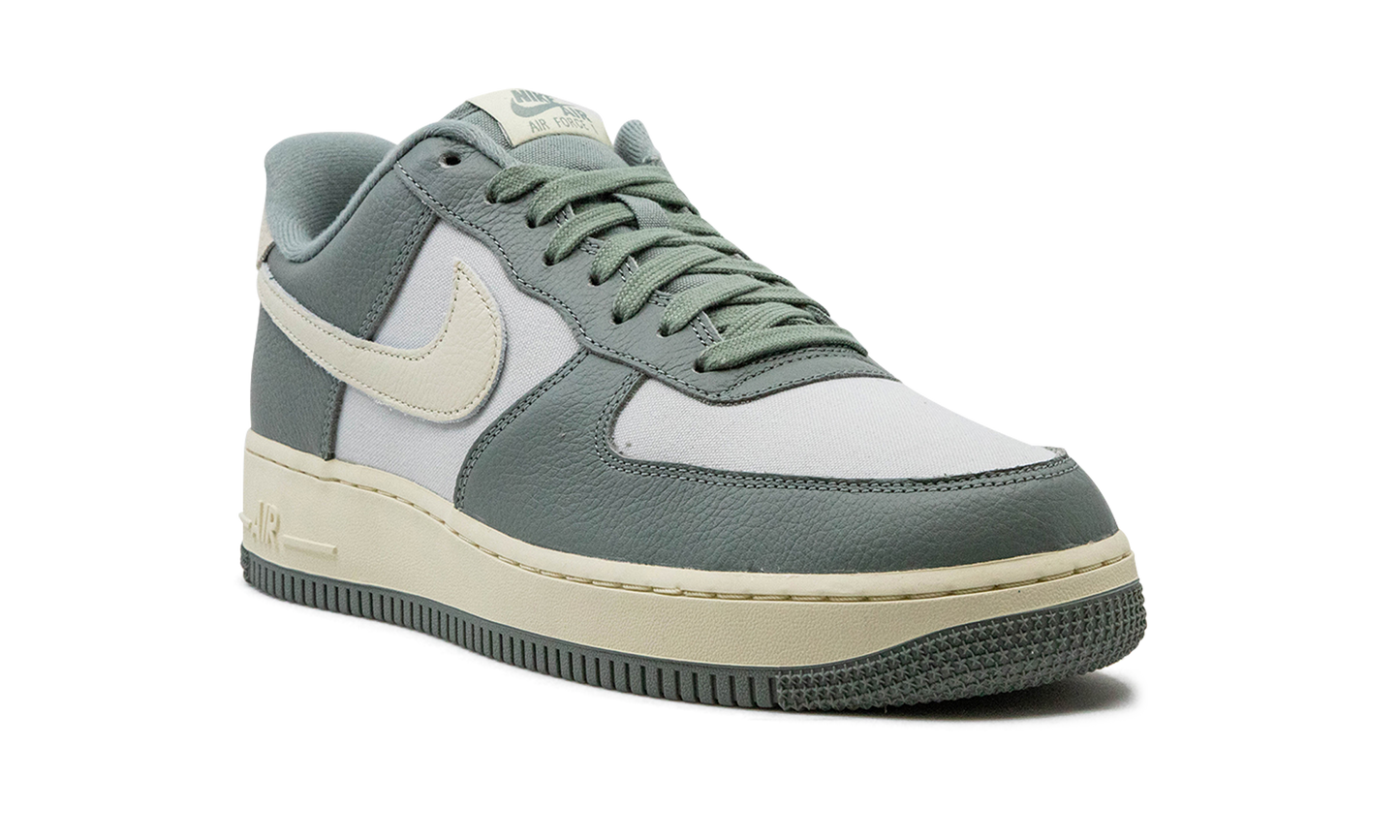 Air Force 1 Low LX "Mica Green" DV7186 300