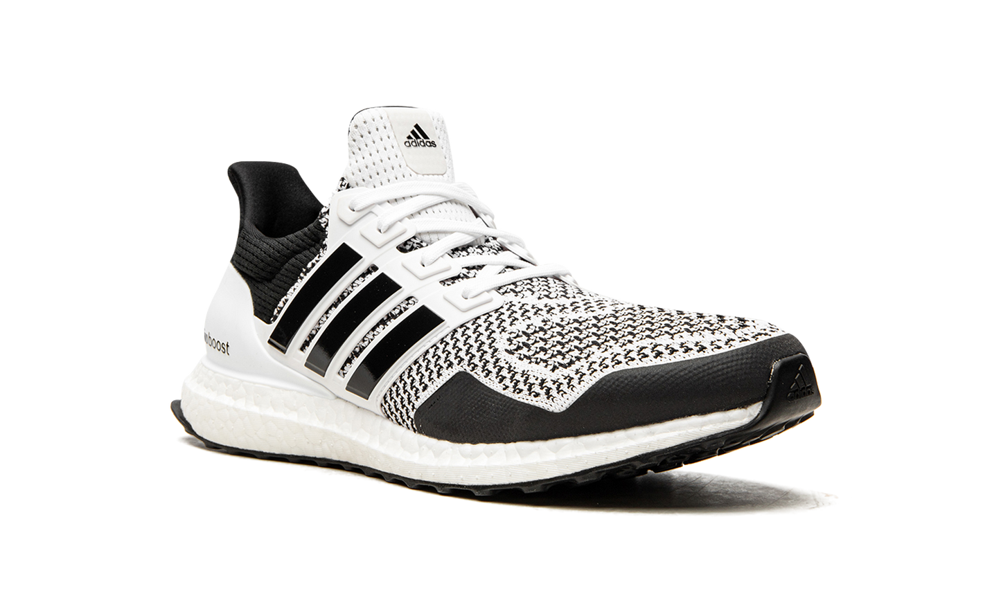 UltraBoost 1.0 DNA H68156