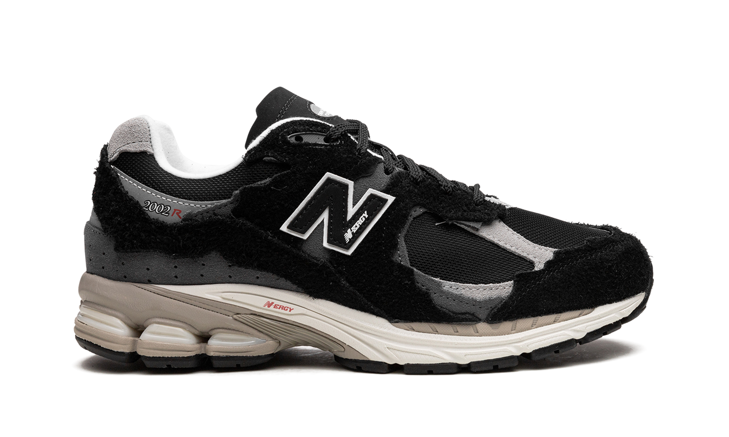 2002R "Protection Pack - Black / Grey" M2002RDJ