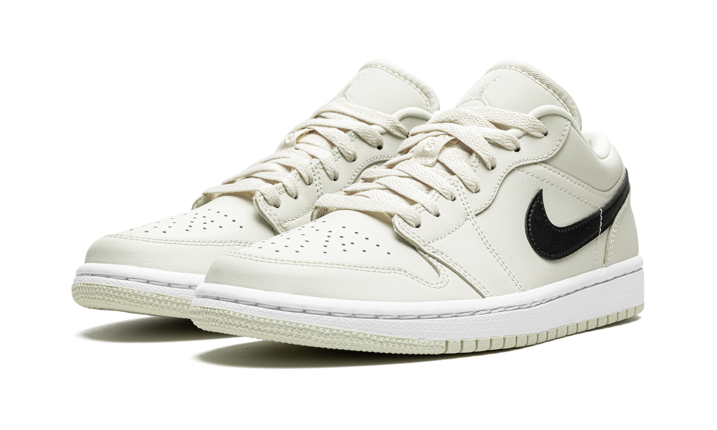 AIR JORDAN 1 LO WMNS "Coconut Milk" DC0774 121