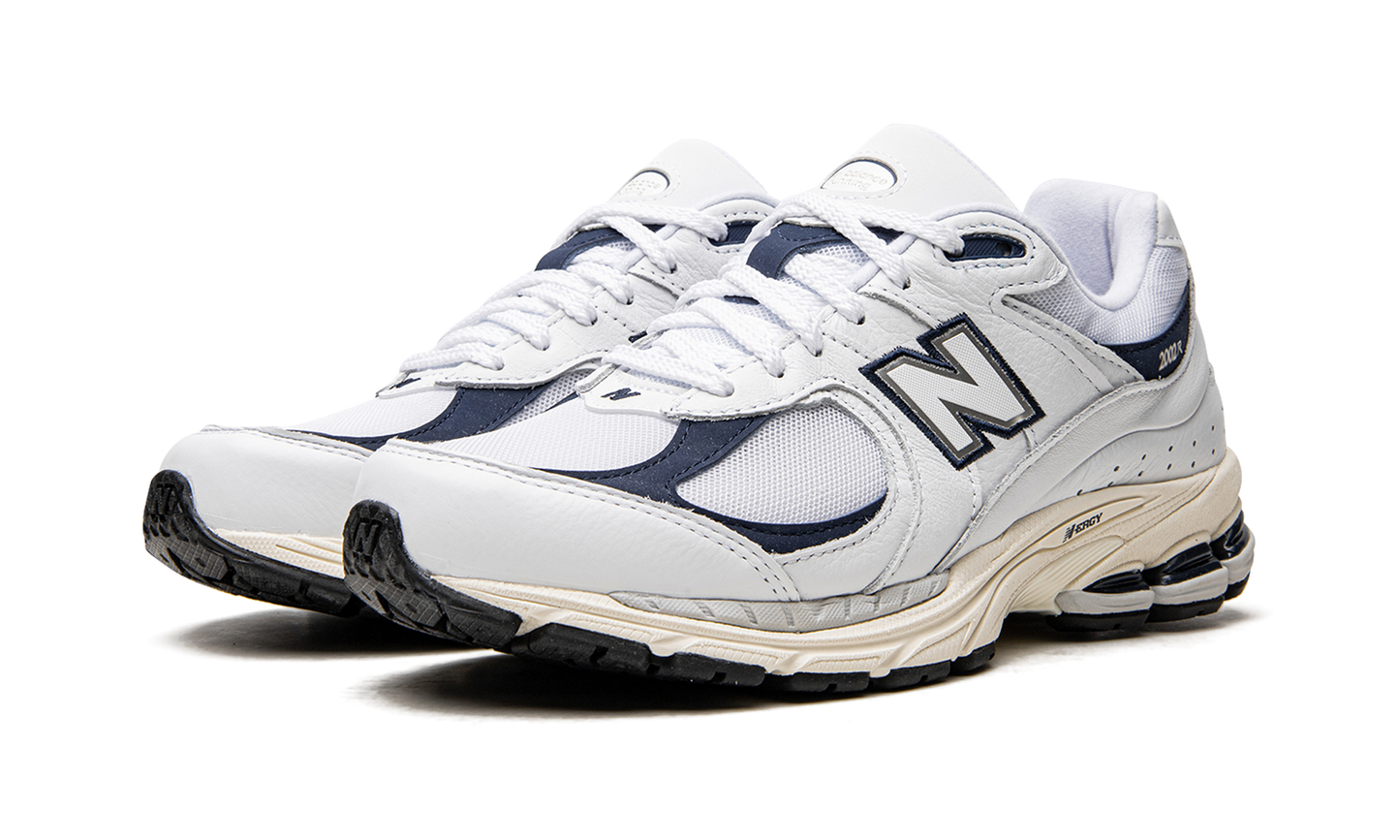 2002R "White / Natural Indigo" M2002RHQ