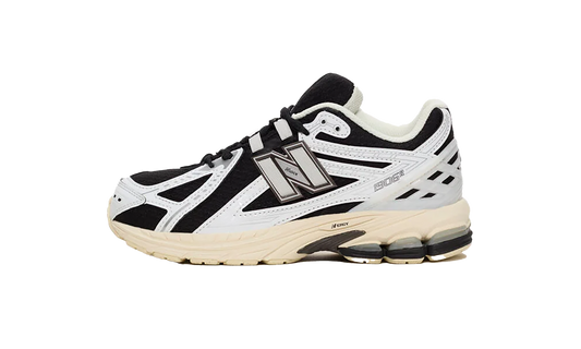 1906 GS "White / Black" GC1906CI