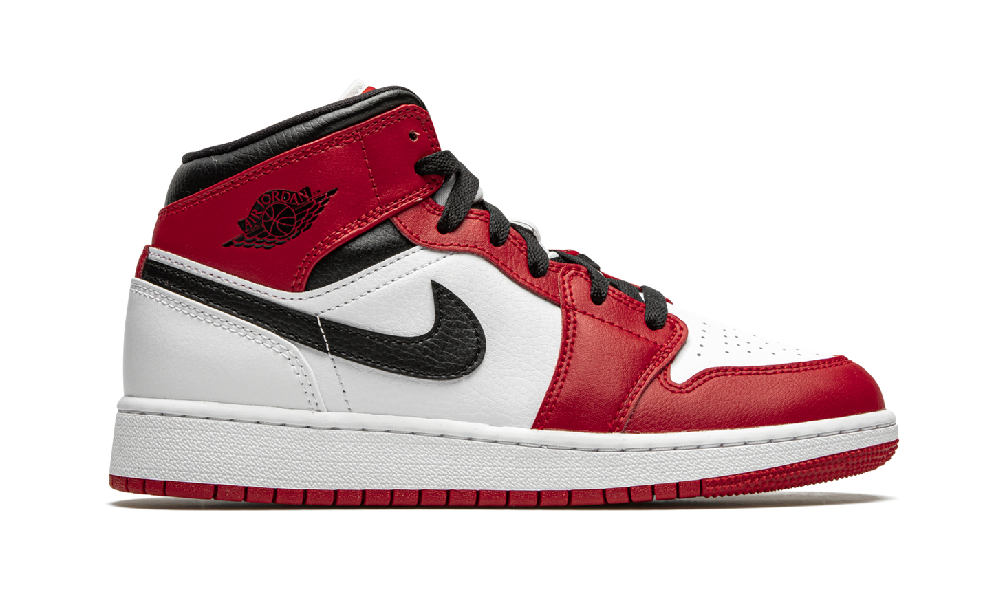 Air Jordan 1 Mid GS "Chicago 2020" 554725 173