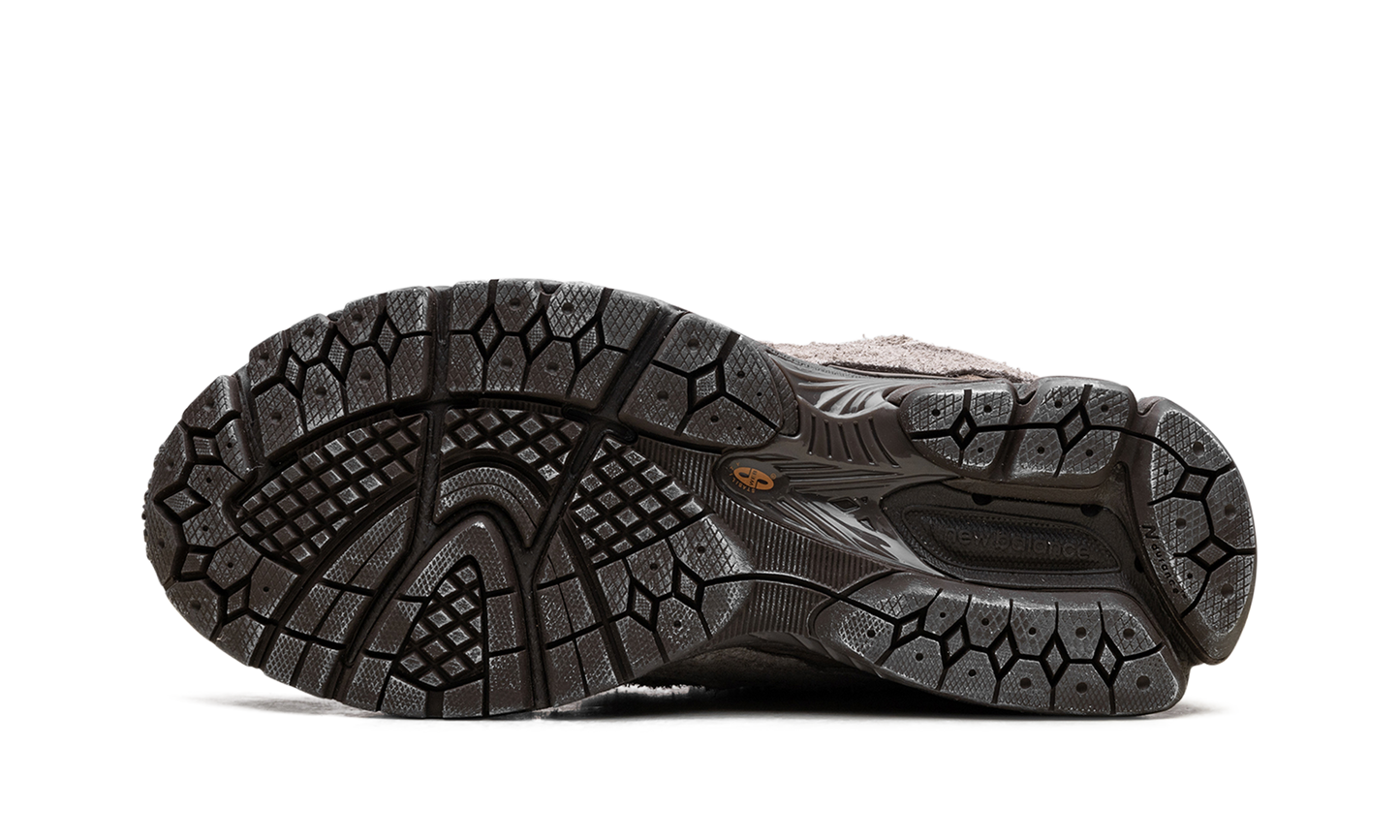 2002R "Protection Pack Brown" M2002RD6