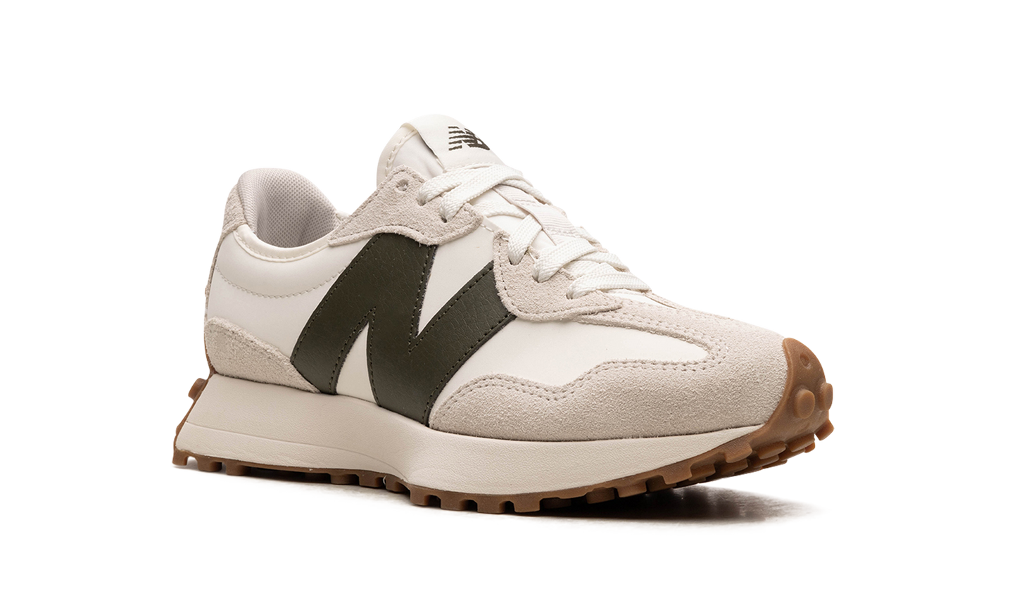 327 "Moonbeam Oak Leaf Green" MS327ASN