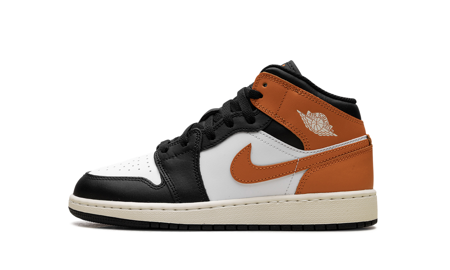 Air Jordan 1 Mid GS "Starfish Black Toe" DQ8423 801