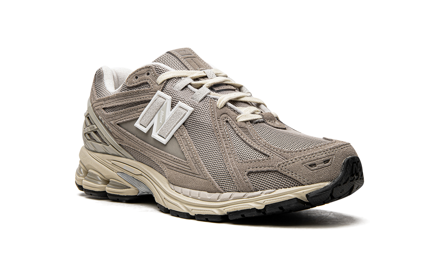 1906R "Beige Cream" M1906RL