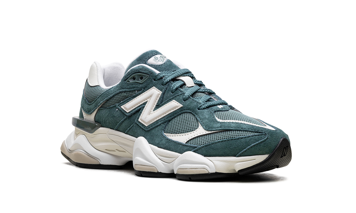 9060 "New Spruce Angora" U9060EEK